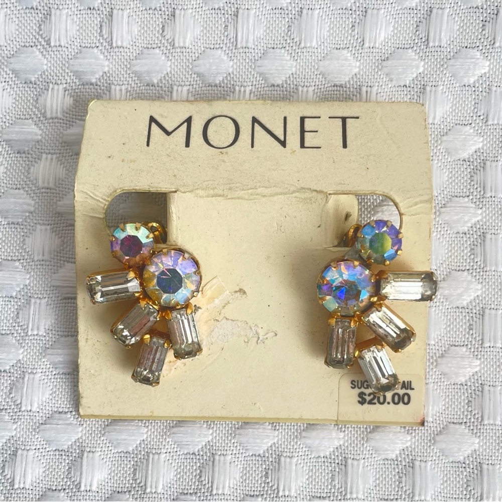 MONET AB Aurora Borealis‎ Rhinestone Spray Clip-On Earrings Original Card